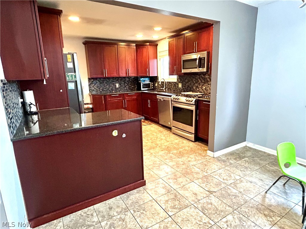 Metropolitan Estates 01 - Residential