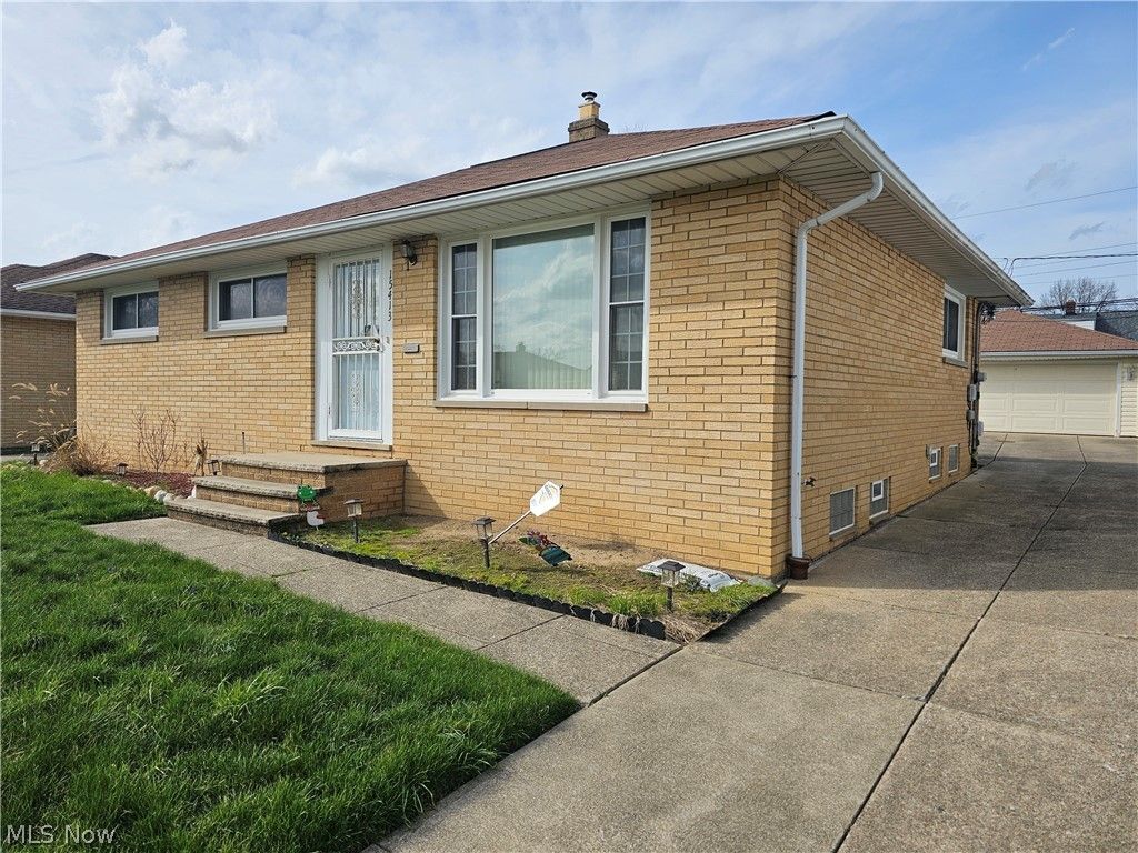 Photo of 15413 Shirley Avenue, Maple Heights, OH 44137 (MLS # 5201230)