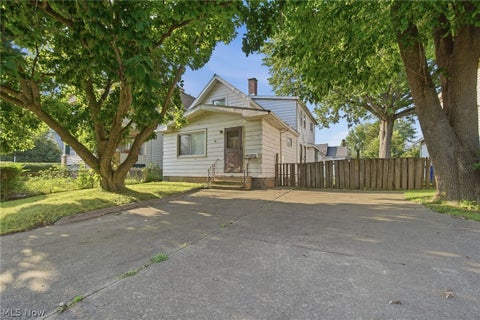 Photo of 3622 Denison Avenue, Cleveland, OH 44109 (MLS # 5240169)