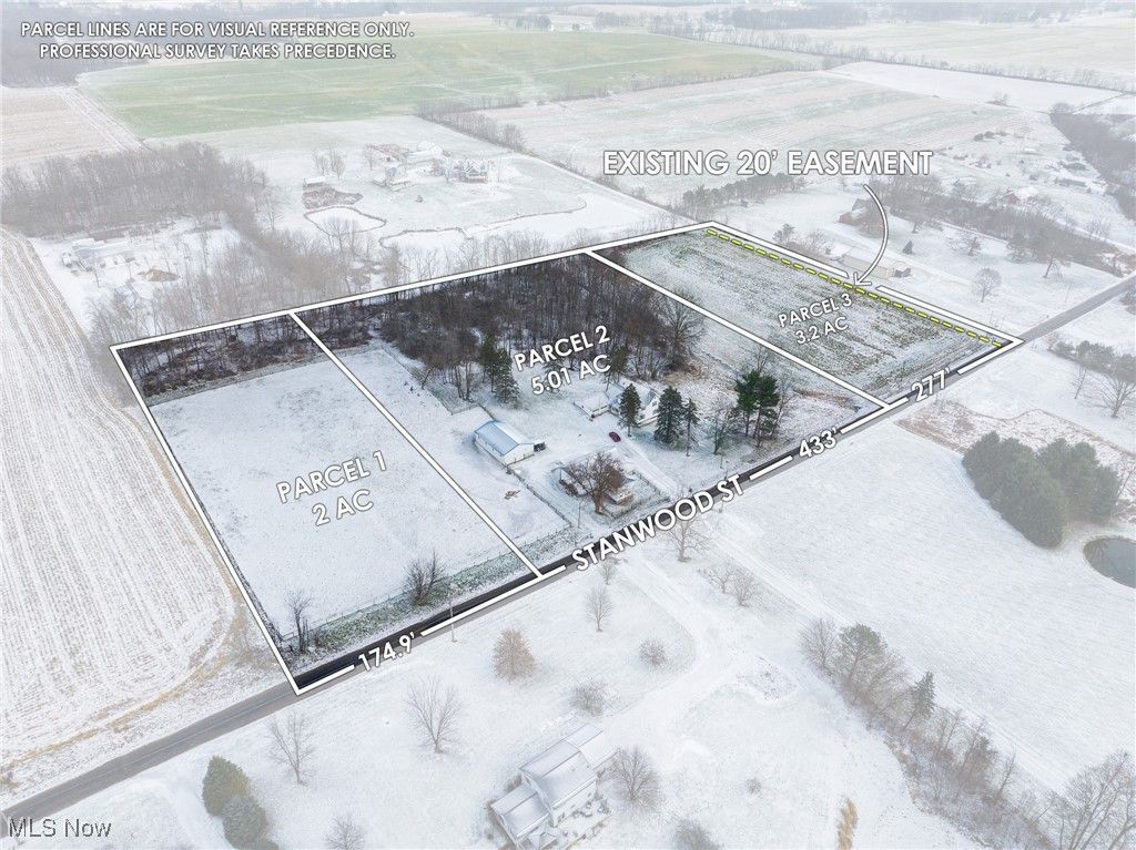 Photo of 14361 Stanwood Street SW, Navarre, OH 44662 (MLS # 5178335)