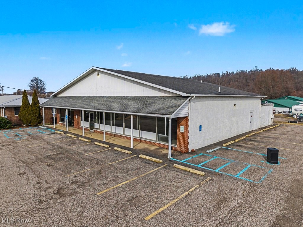 Belpre - Commercial Sale