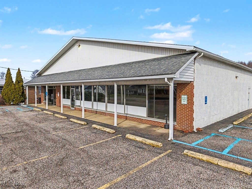 Belpre - Commercial Sale