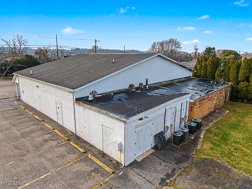Belpre - Commercial Sale