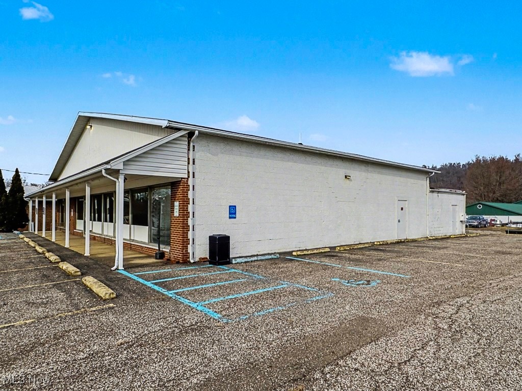 Belpre - Commercial Sale