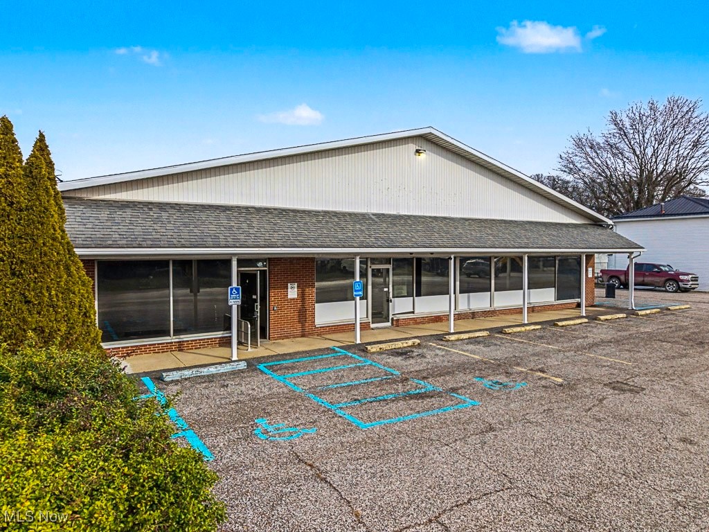 Belpre - Commercial Sale
