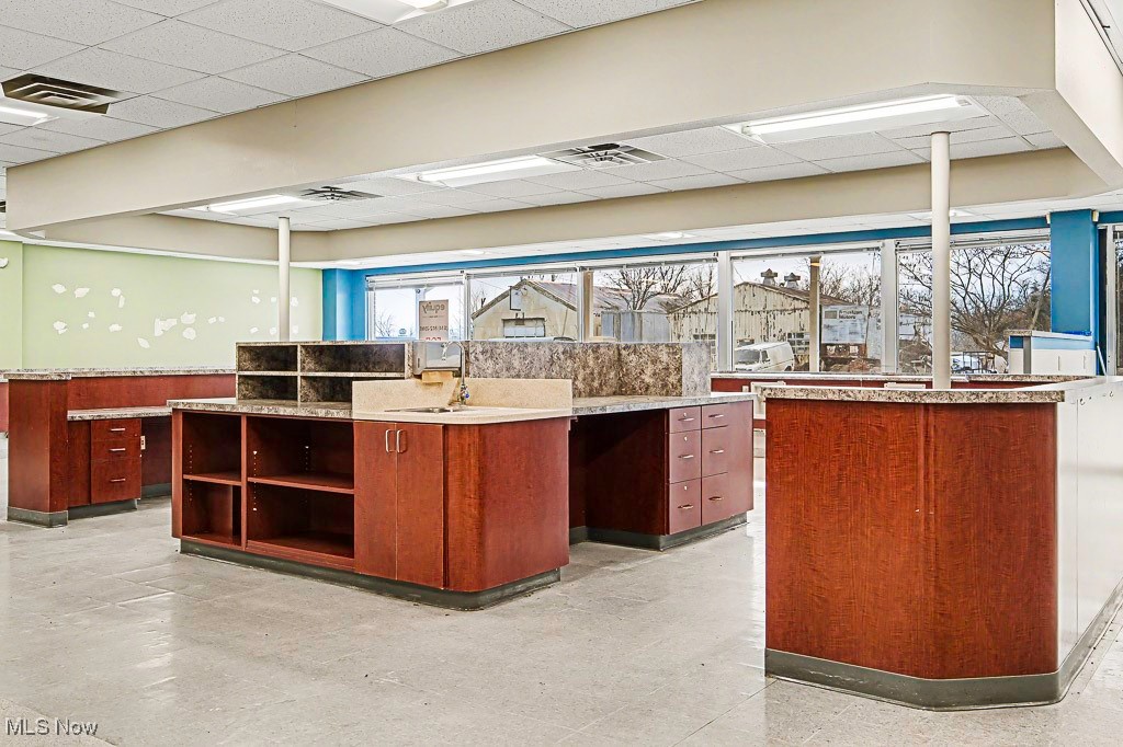 Belpre - Commercial Sale