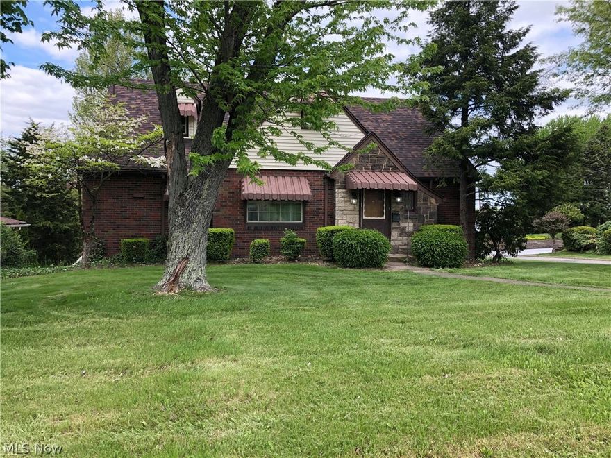 Who doesn't love a classic home with some newer updates? Set on the corner of Sunset & Homewood this home has both a new roof & new windows (except for lower level) installed in March of 2021. In the back of the property are the driveway and garage on Homewood. Main floor consists of a foyer, living room, dining room, eat-in kitchen, two bedrooms, full bathroom & den/study with lots of natural light from the many windows! Upstairs has a large 25 x 15' bedroom. Hardwood floors under the carpet in all the bedrooms. Heading down to your walk-out lower level you will find a rec-room & bar equipped with a fireplace and a full bath. As an added bonus, you'll find a second kitchen and work room on the lower level! You don't want to miss your opportunity on this classic home! Call today for more information.