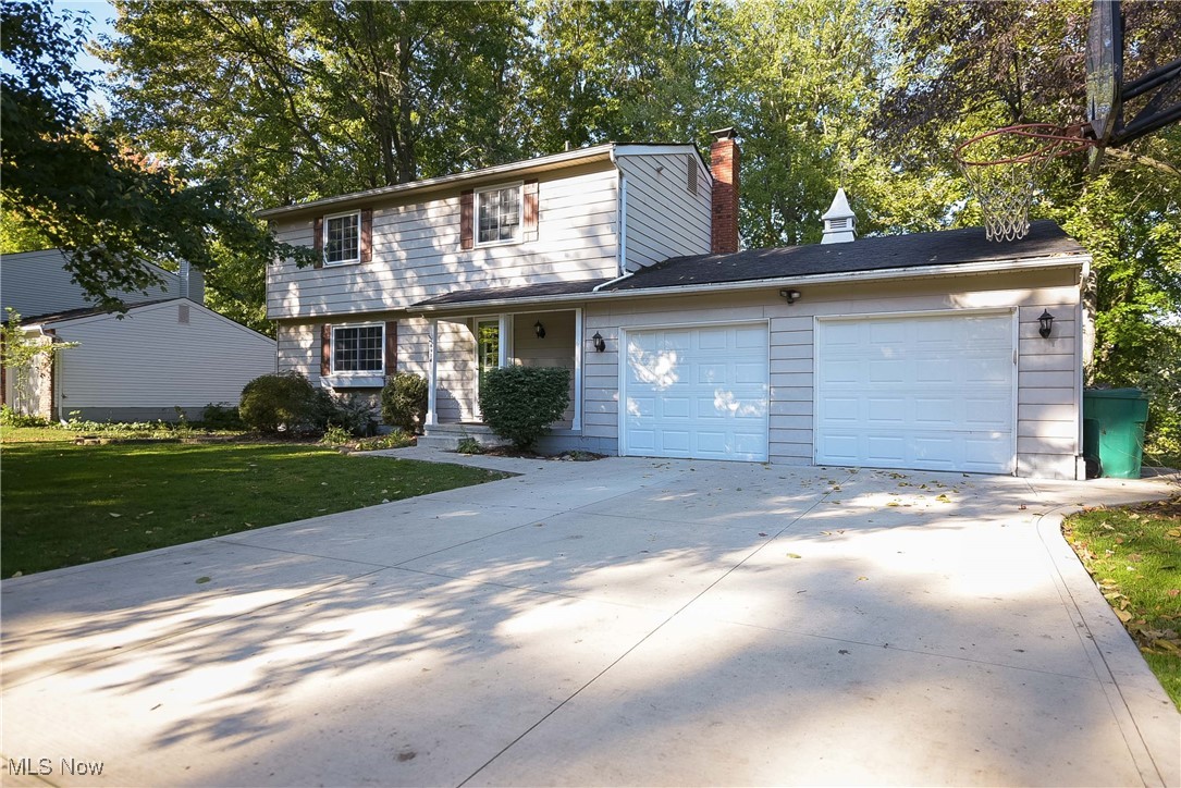 6914 Traymore Court, Mentor, Ohio image 3