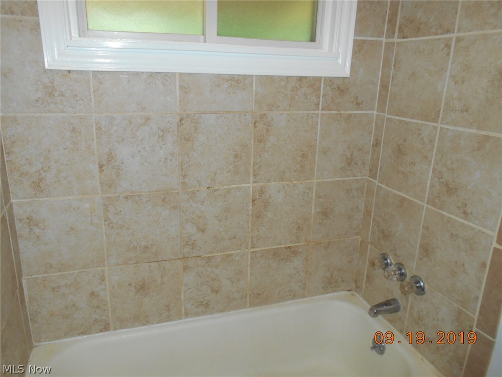 Falls Pointe Clstrs Ph 01-B3b - Residential Lease