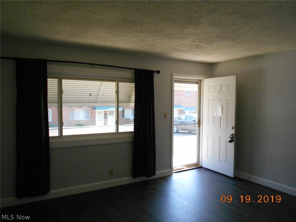 Falls Pointe Clstrs Ph 01-B3b - Residential Lease