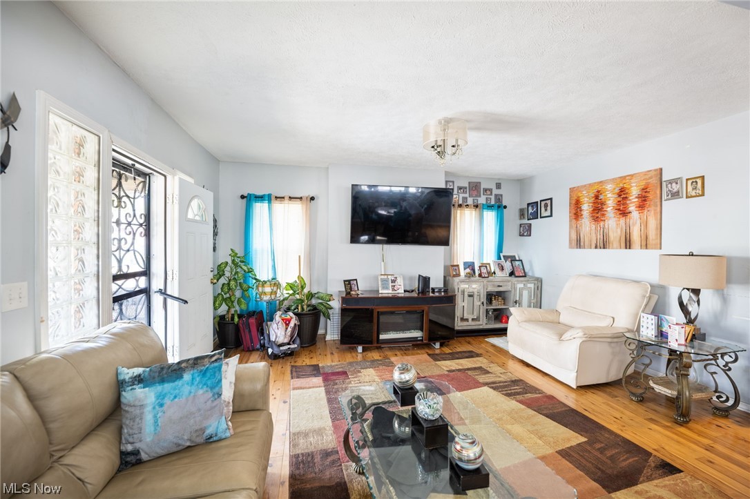 Macoban Realty Companys - Residential