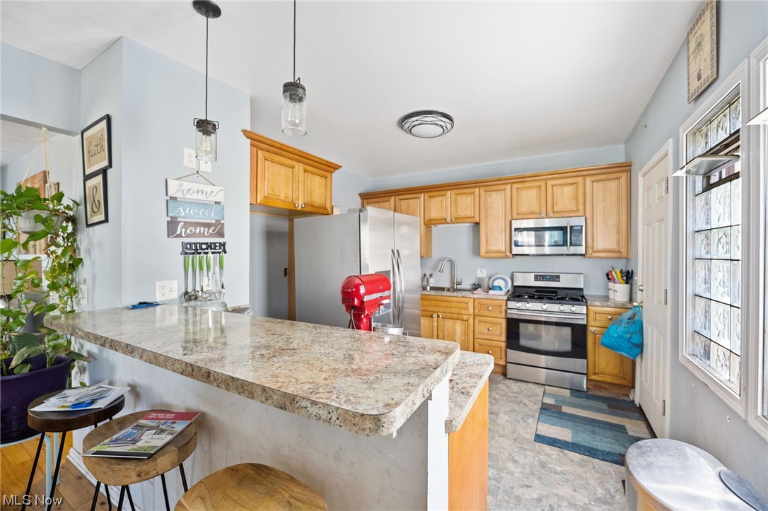 Macoban Realty Companys - Residential