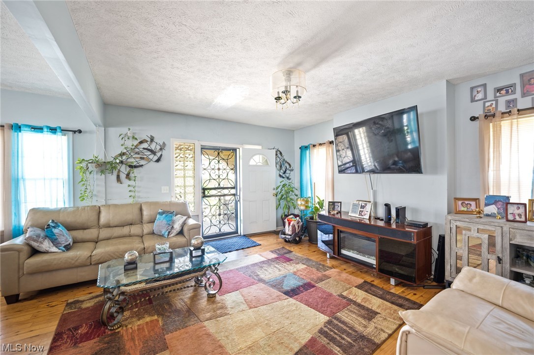 Macoban Realty Companys - Residential