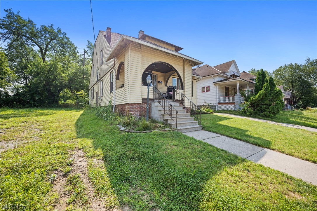 Macoban Realty Companys - Residential