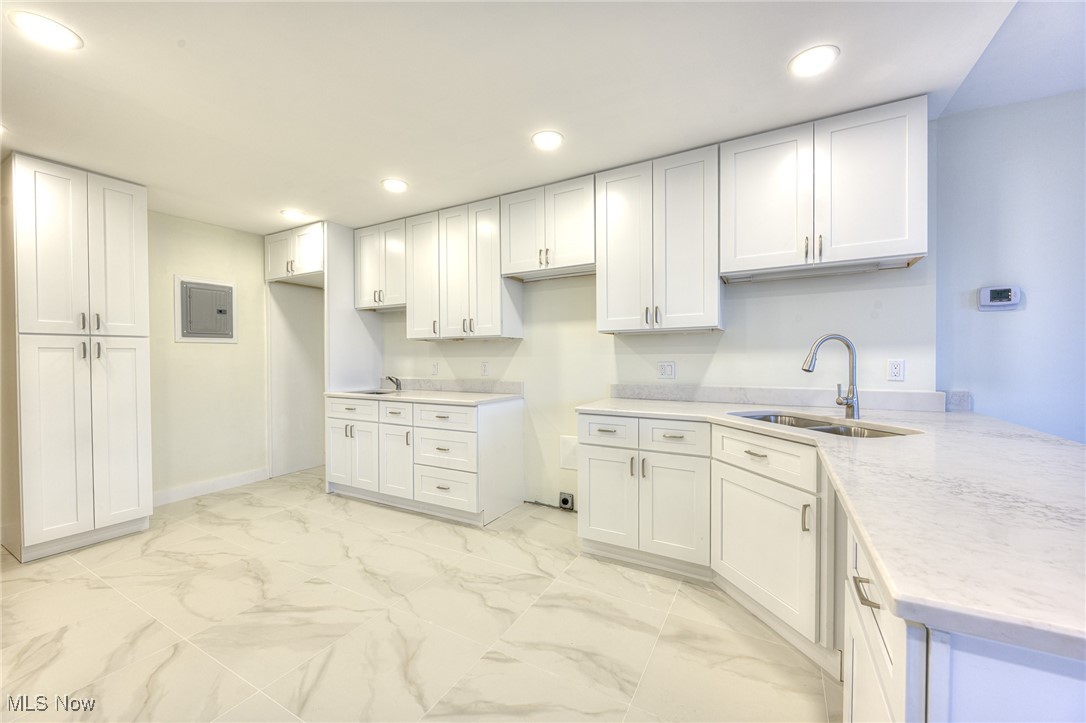 Bratenahl Place Condo - Residential