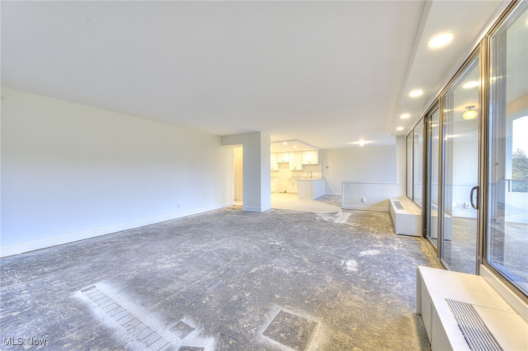 Bratenahl Place Condo - Residential