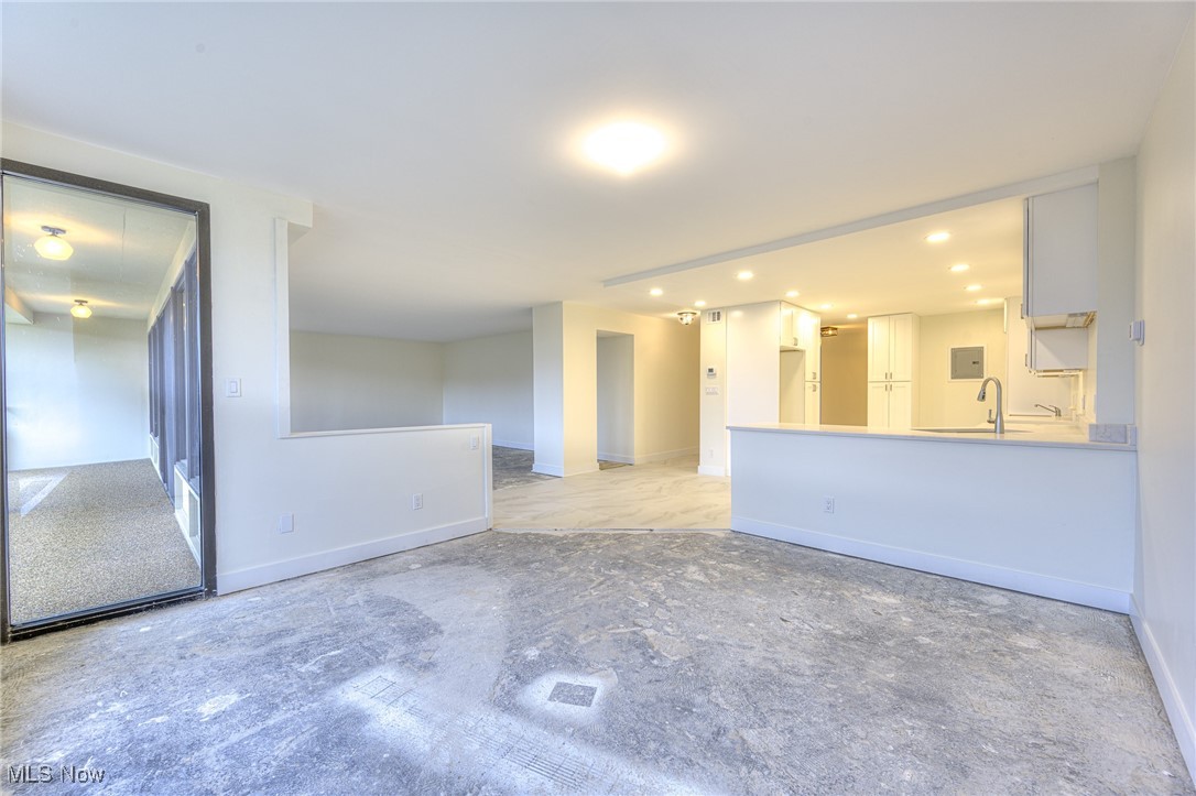 Bratenahl Place Condo - Residential