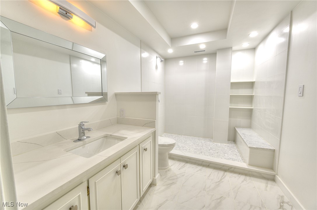 Bratenahl Place Condo - Residential