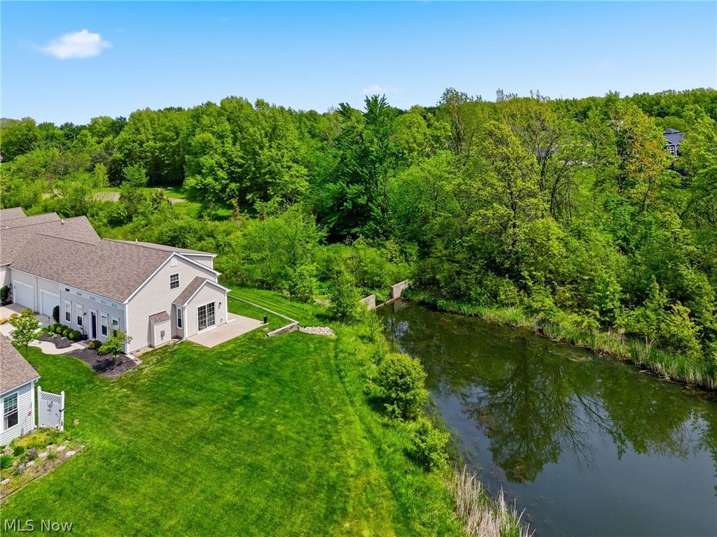 Photo of 8704 Wakefield Run, North Ridgeville, OH 44039 (MLS # 5210002)