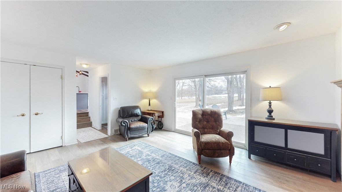 8691 Lake Forest Trail, Chagrin Falls, Ohio image 10