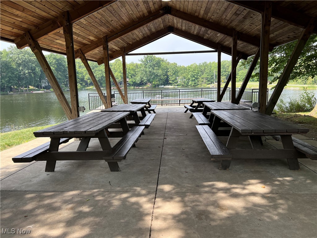 8691 Lake Forest Trail, Chagrin Falls, Ohio image 29