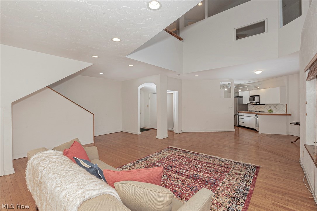 Buckingham Condo - Residential