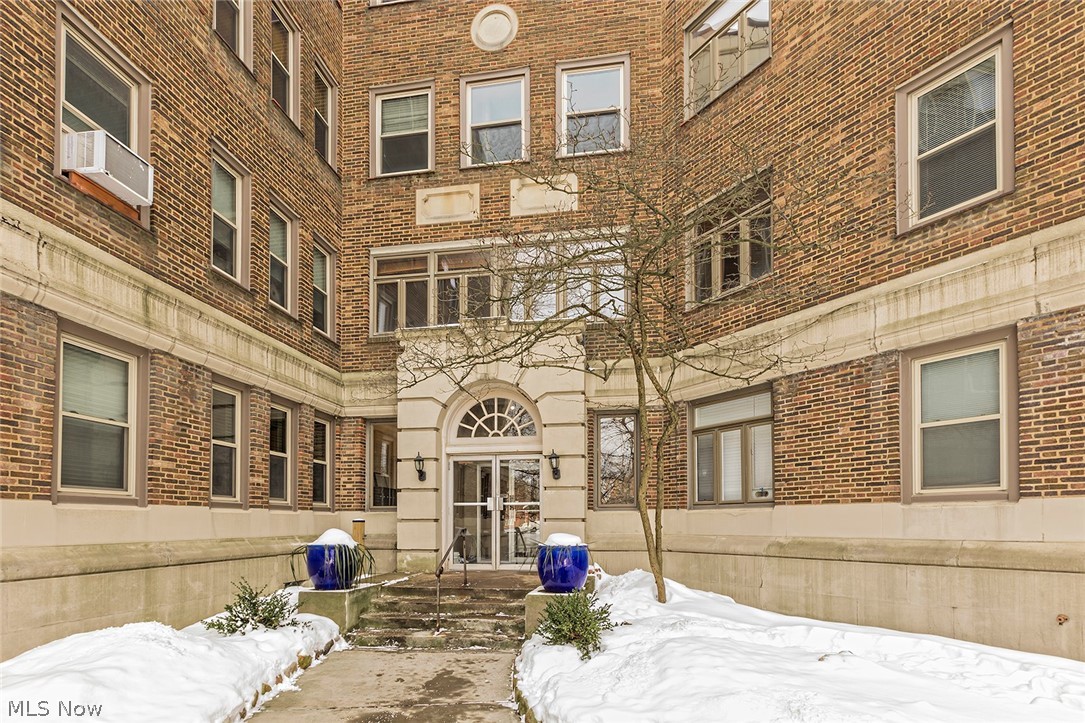 Buckingham Condo - Residential