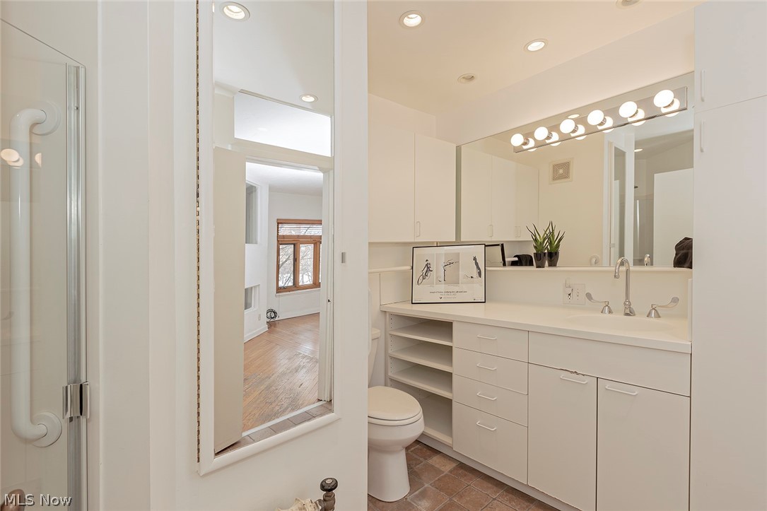 Buckingham Condo - Residential