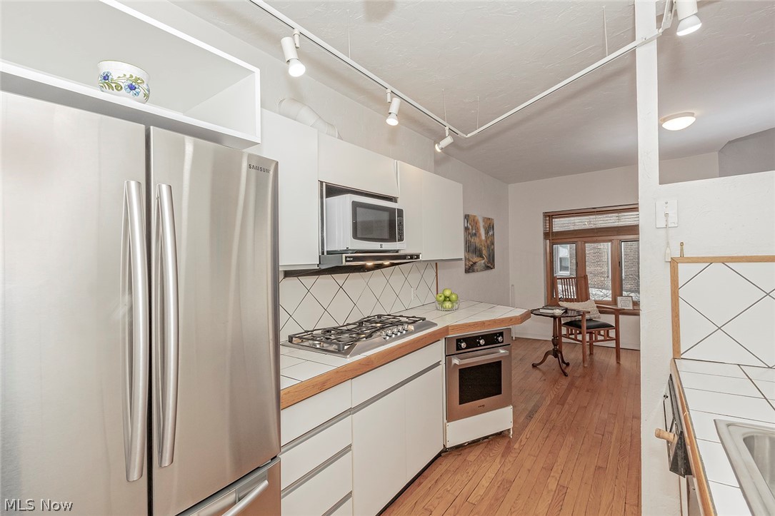 Buckingham Condo - Residential