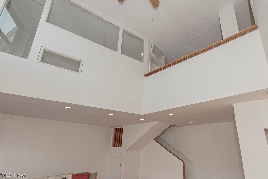 Buckingham Condo - Residential