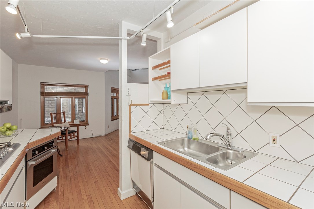 Buckingham Condo - Residential