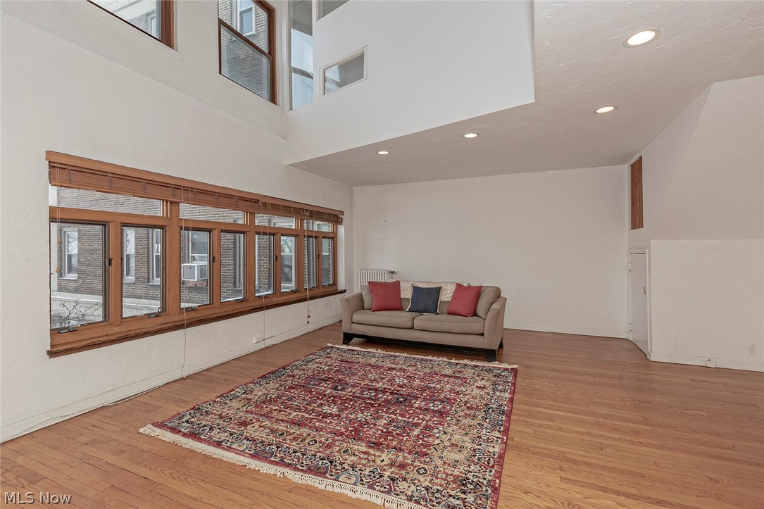 Buckingham Condo - Residential