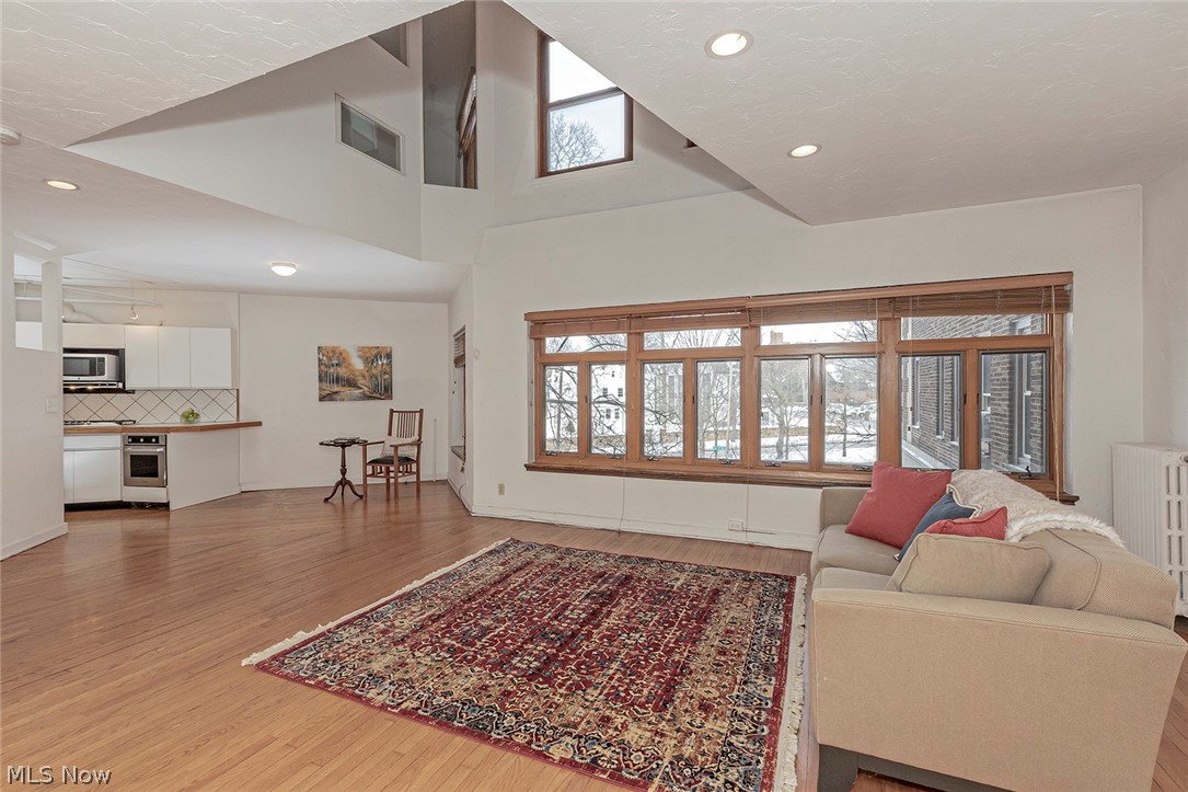 Buckingham Condo - Residential