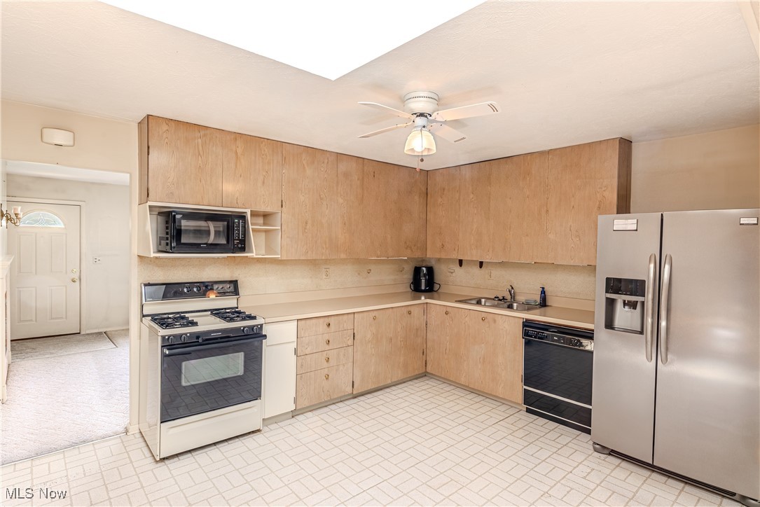 142 Meadow Drive, Berea, Ohio image 17