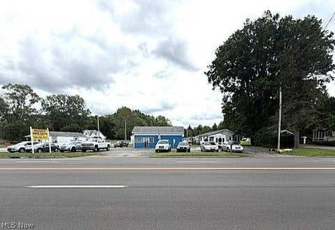 Photo for 4756-4760 N Ridge Road E