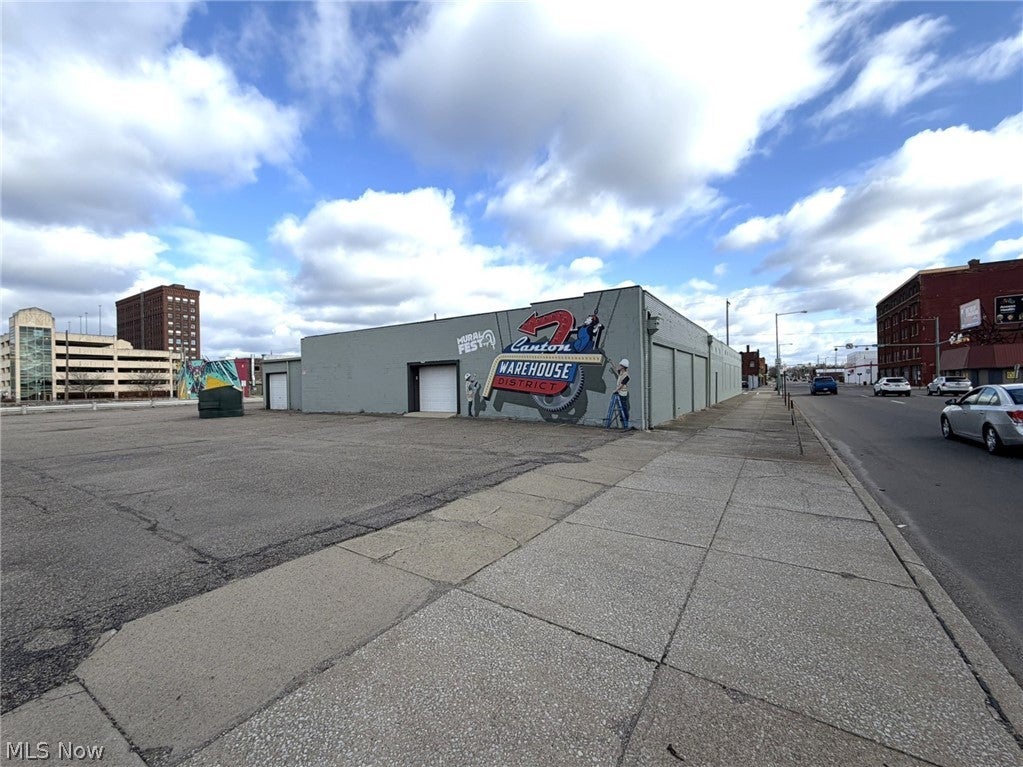 221 Cherry Avenue NE