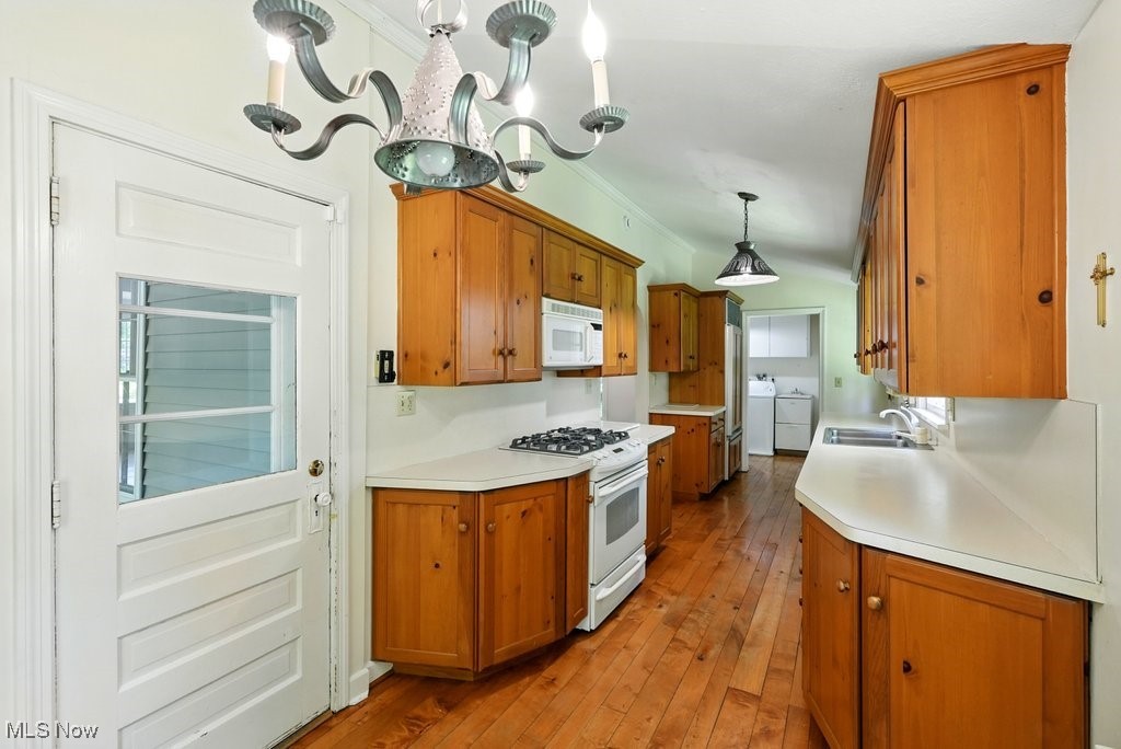 Moreland Hills, Ohio 44022, United States, 4 Bedrooms Bedrooms, ,3 BathroomsBathrooms,Residential,Active,144592