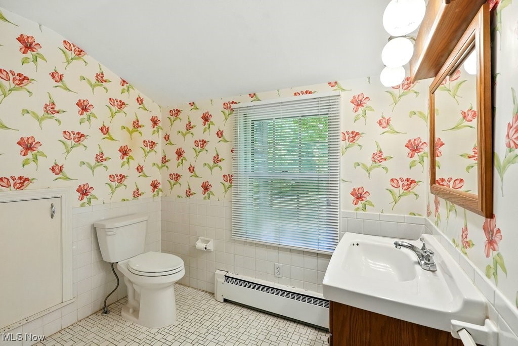 Moreland Hills, Ohio 44022, United States, 4 Bedrooms Bedrooms, ,3 BathroomsBathrooms,Residential,Active,144592