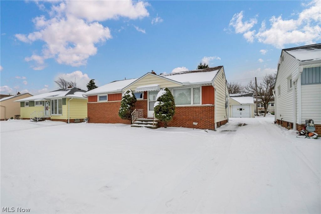 Photo of 3323 Dellwood Drive, Parma, OH 44134 (MLS # 5207873)