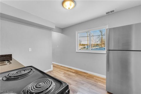 Apartment in Cleveland OH 4812 Lee Road 9.jpg