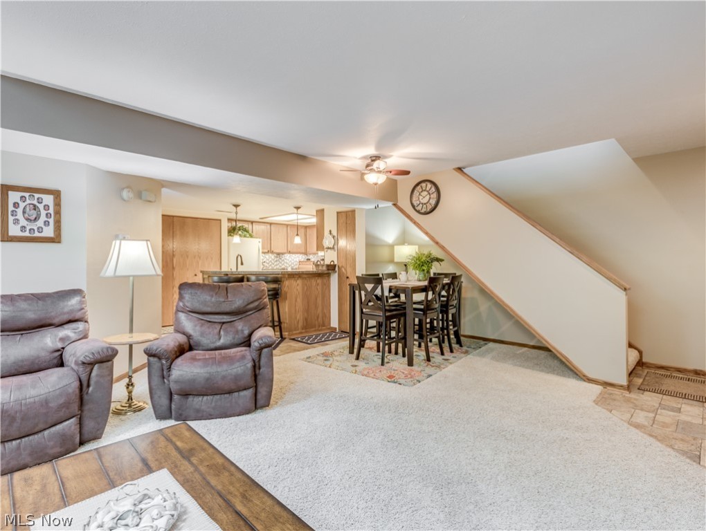 Pine Hill Rdg Condo Estate #4 Ph - Residential