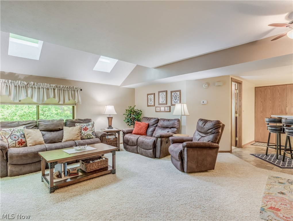 Pine Hill Rdg Condo Estate #4 Ph - Residential