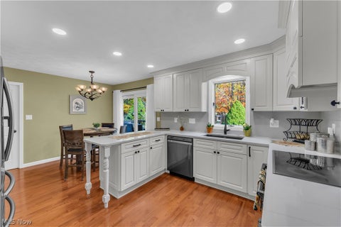 Tiny photo for 8411 N Bluff Drive, Broadview Heights, OH 44147 (MLS # 5256665)