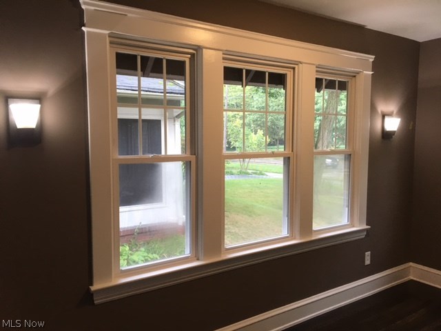 M M Browns - Residential