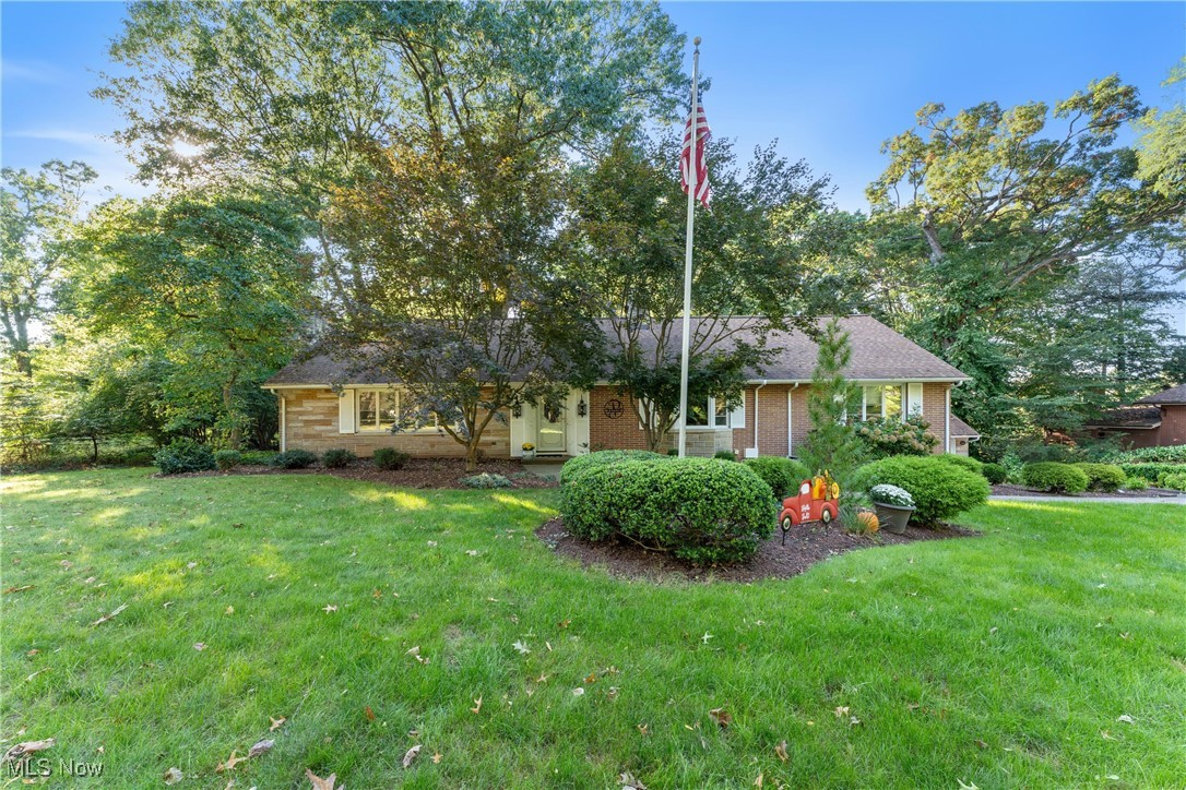 715 Deerfield Drive, North Canton, Ohio image 1