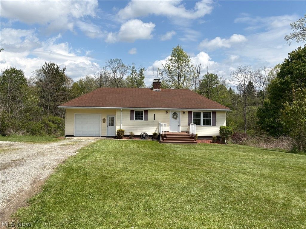 Photo of 6995 Richmond Road, Glenwillow, OH 44139 (MLS # 5208132)