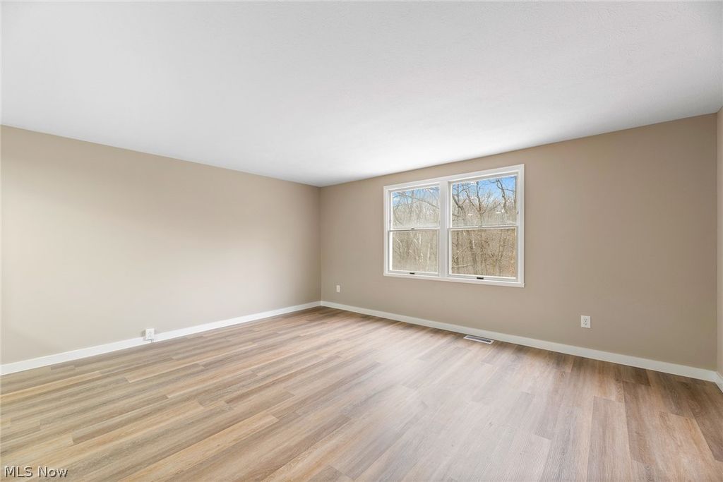 Photo of 218 Regina Drive, Bedford, OH 44146 (MLS # 5198130)