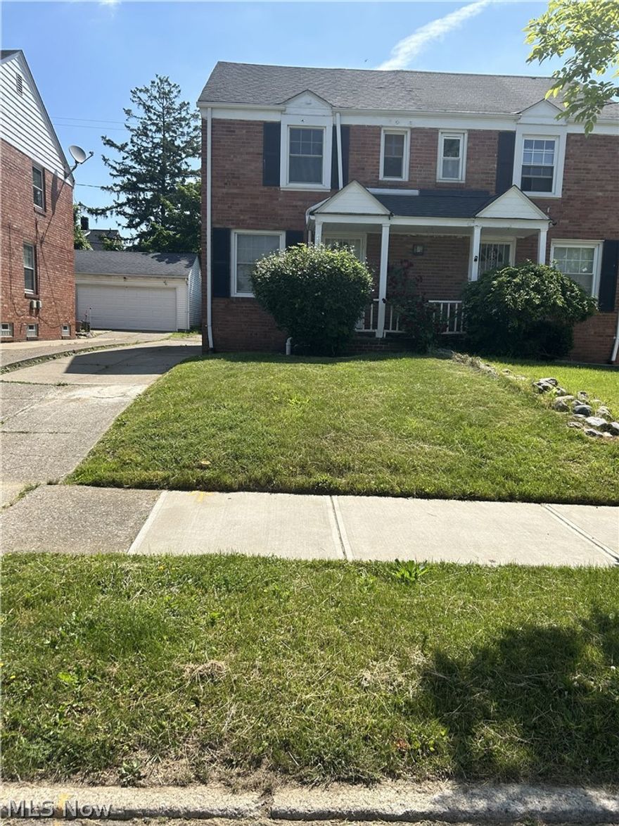 Excellent 2 Bedroom/2bathroom Townhome Style home in Shaker Heights.  An amazing opportunity to purchase an investment property in Shaker Heights or move into the area and enjoy all the amenities this location has to offer, being minutes from the Square.  This cute and cozy 800+ square foot home with a functional basement provides extra space for the little ones. Home is updated, including a new furnace installed in 2023, one car garage, and a backyard.