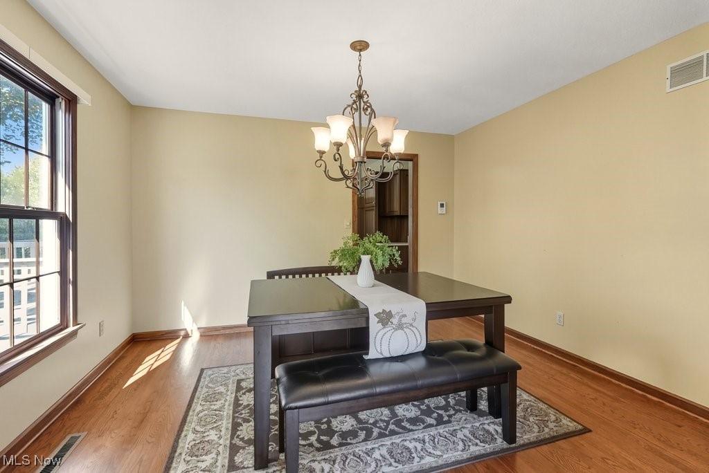 Cuyahoga Falls, Ohio 44223, United States, 5 Bedrooms Bedrooms, ,4 BathroomsBathrooms,Residential,Pending,213908