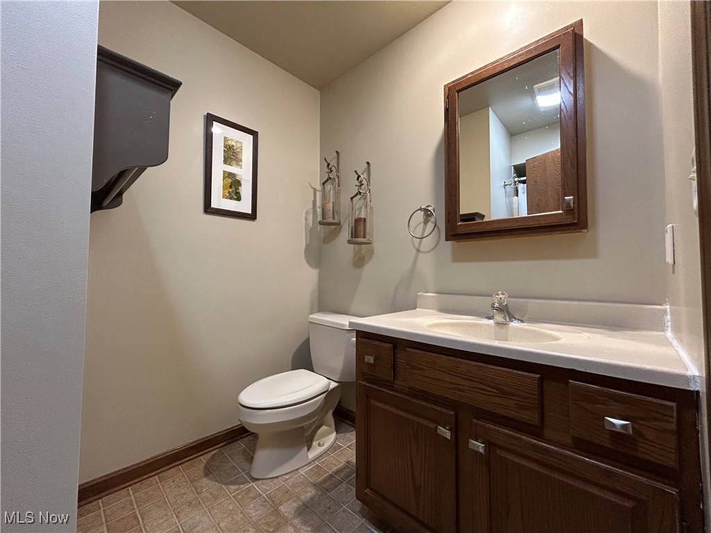 Cuyahoga Falls, Ohio 44223, United States, 5 Bedrooms Bedrooms, ,4 BathroomsBathrooms,Residential,Pending,213908